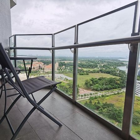 Ferienwohnung Almas Puteri Harbour Nusajaya  Exterior foto