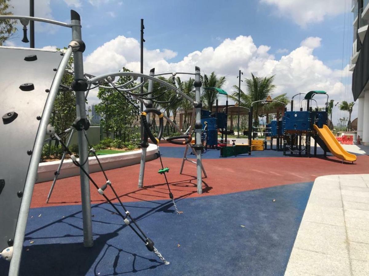 Ferienwohnung Almas Puteri Harbour Nusajaya  Exterior foto