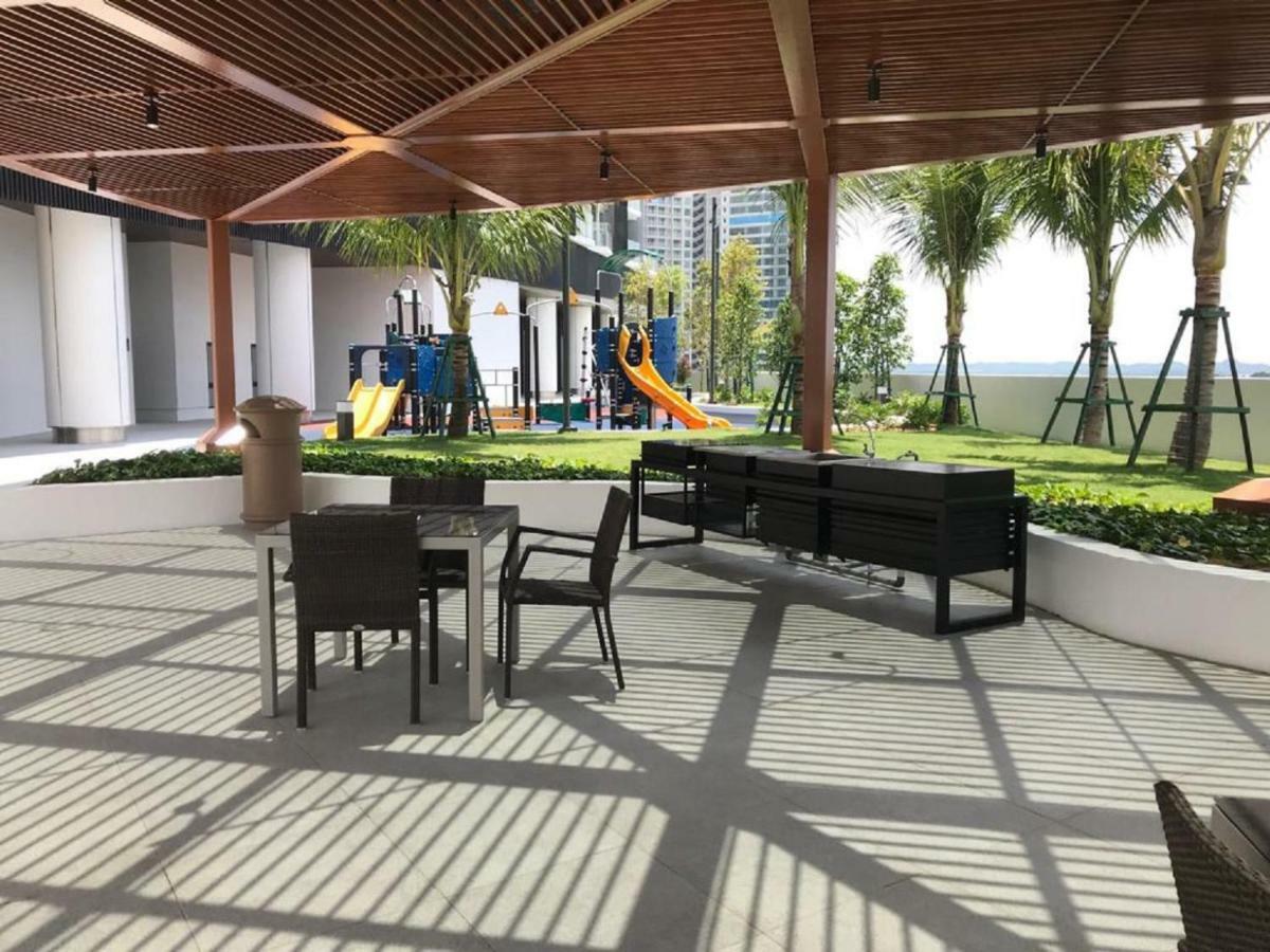 Ferienwohnung Almas Puteri Harbour Nusajaya  Exterior foto